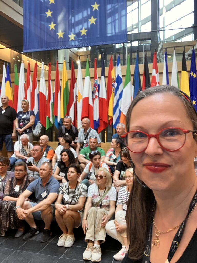 Parlament Europejski w Strasbourgu - polska przewodniczka Izabela Rabehanta